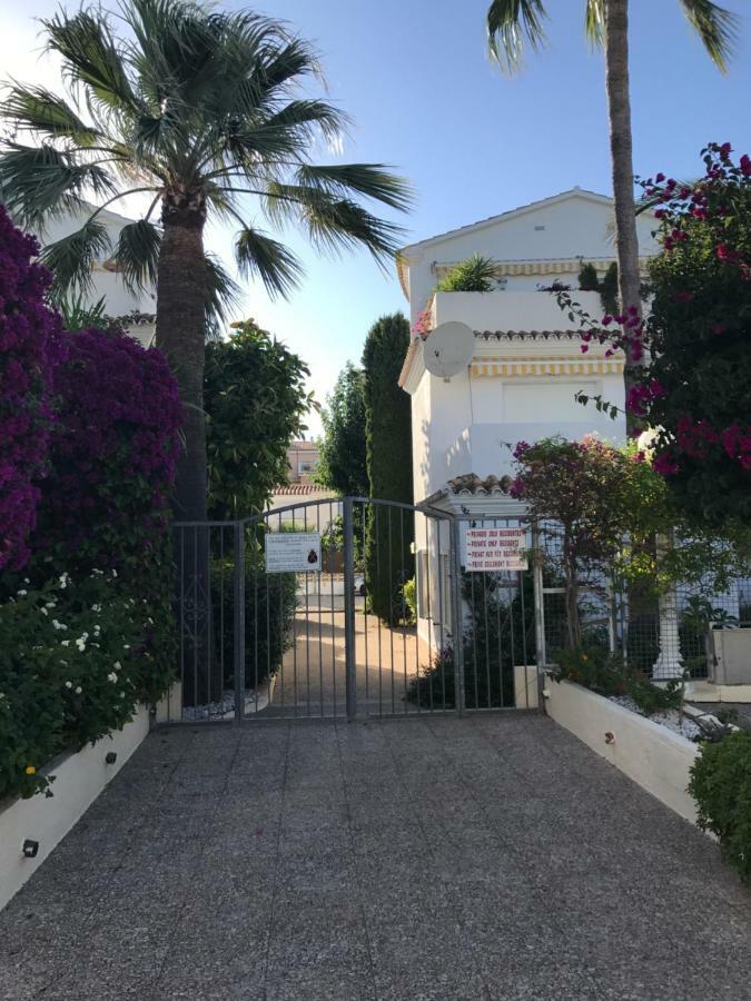 Oasis Paradise Denia Exterior photo